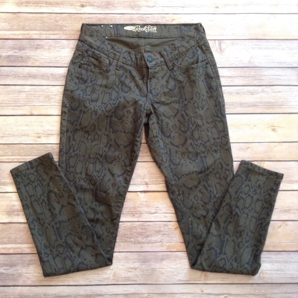 Old Navy Pants - Old Navy Rockstar army green skinny pants